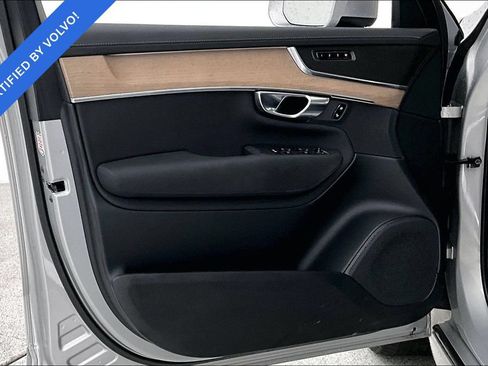 Used 2025 Volvo XC90 B6 Plus AWD/4WD image 22