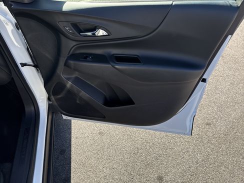 Used 2024 Chevrolet Equinox LT image 15