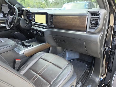 Used 2024 Chevrolet Silverado 3500 High Country w/ High Country Premium Package AWD/4WD image 12