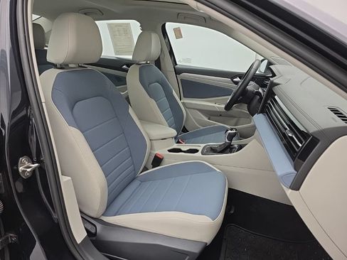 Used 2025 Volkswagen Jetta SE w/ Sunroof Package FWD image 47