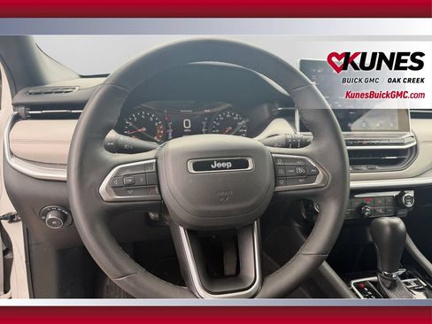 Used 2025 Jeep Compass Limited AWD/4WD image 15