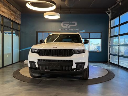 Used 2023 Jeep Grand Cherokee L Laredo AWD/4WD image 57