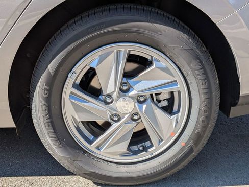 New 2026 Hyundai Elantra SE image 12