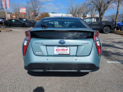 Used 2017 Toyota Prius Four Touring image 6