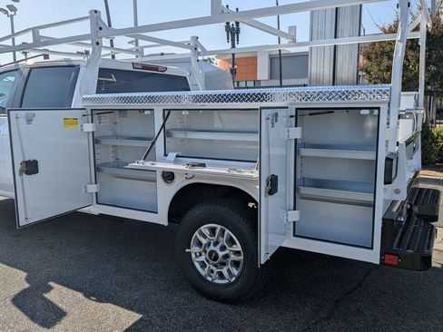 New 2026 GMC Sierra 2500 Pro w/ Convenience Package RWD image 10