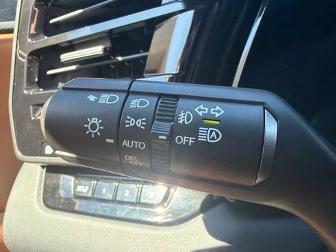 Used 2024 Lexus RX 350 Premium w/ Kick Sensor & Tow Package AWD/4WD image 22