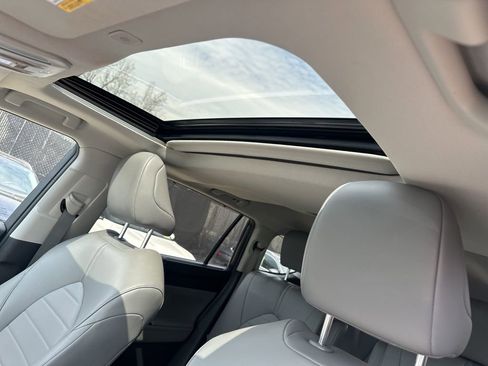 Used 2023 Toyota Highlander XLE image 13