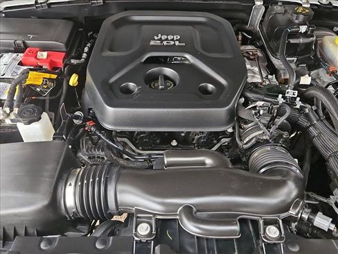 Used 2022 Jeep Wrangler Unlimited Sahara image 23