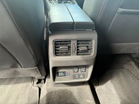 Certified 2023 Nissan Rogue Platinum w/ Platinum Premium Package FWD image 18