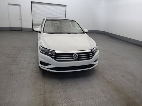Used 2019 Volkswagen Jetta SE w/ Cold Weather Package FWD image 14