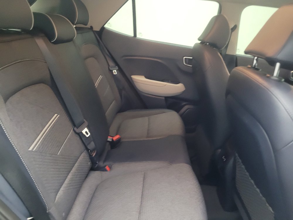 Used 2024 Hyundai Venue Limited FWD image 19