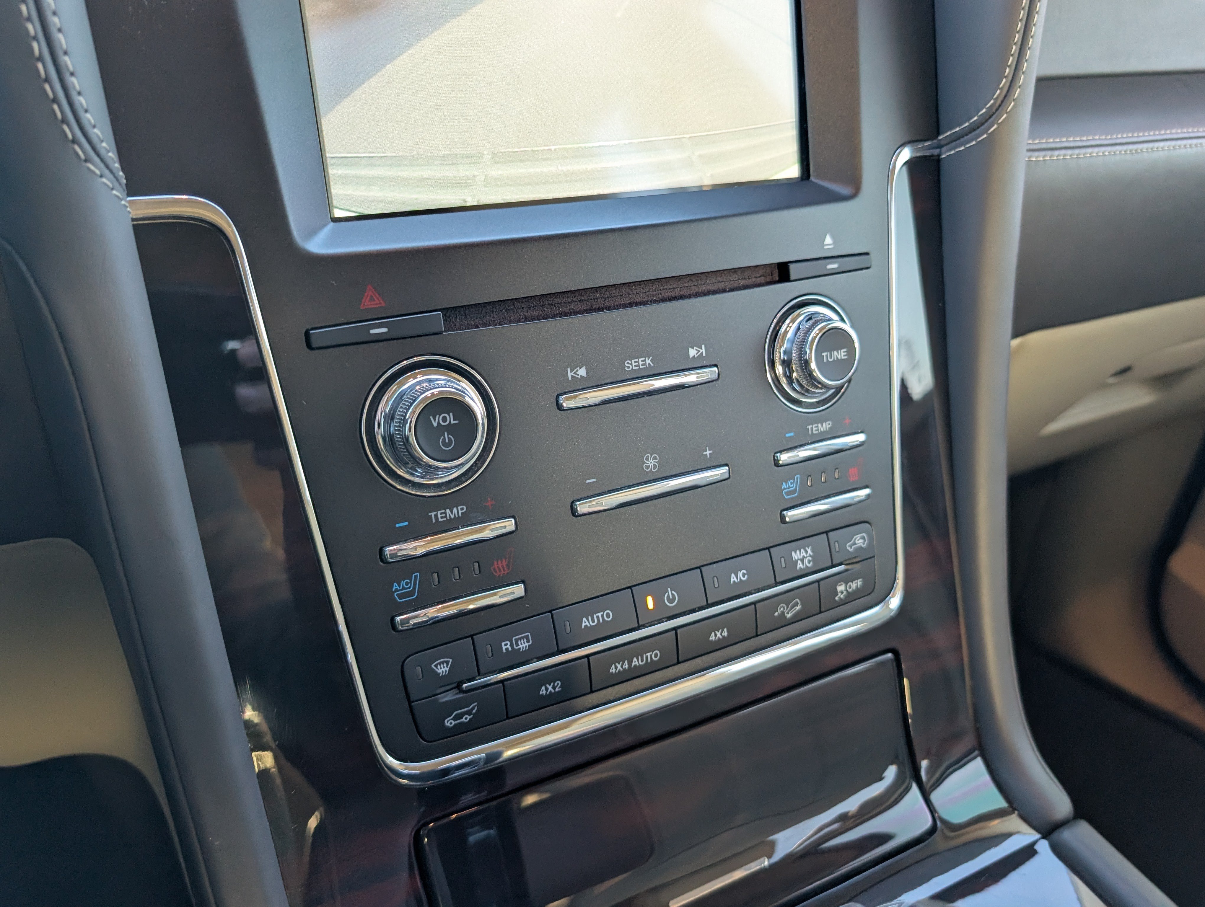 Used 2017 Lincoln Navigator Reserve AWD/4WD image 16