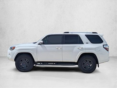 Used 2021 Toyota 4Runner SR5 Premium w/ Moonroof Package AWD/4WD image 9