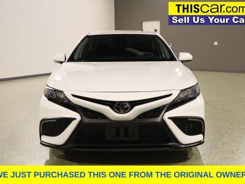 Used 2023 Toyota Camry SE FWD image 2