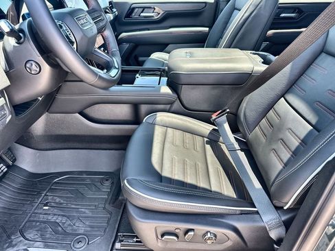 New 2026 GMC Yukon XL AT4 Ultimate w/ LPO, Floor Liner Package AWD/4WD image 24