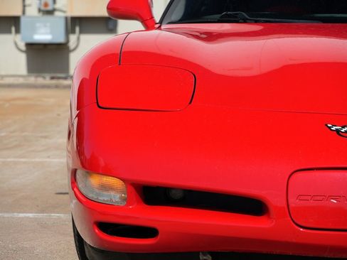 Used 2004 Chevrolet Corvette Coupe w/ Preferred Equipment Group RWD image 5