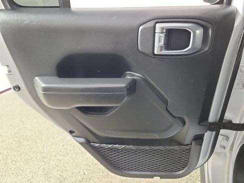Used 2022 Jeep Wrangler Unlimited Sport AWD/4WD image 14