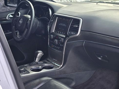 Used 2018 Jeep Grand Cherokee Limited image 7