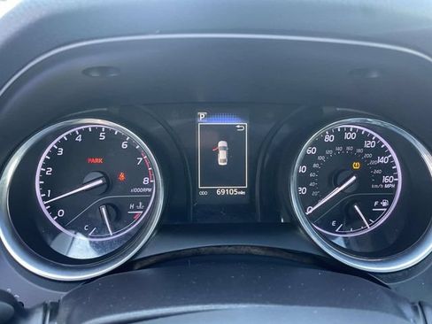 Used 2019 Toyota Camry SE FWD image 22