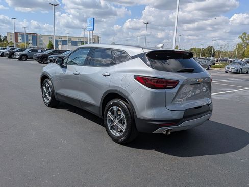 Used 2025 Chevrolet Blazer LT FWD image 5