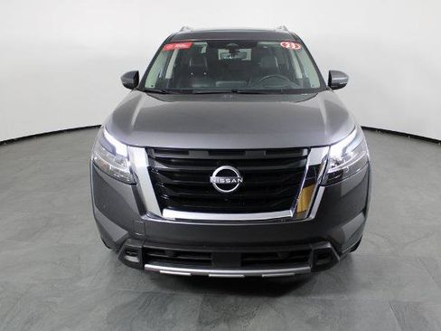 Certified 2023 Nissan Pathfinder Platinum image 10