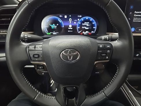 Used 2024 Toyota Crown XLE image 18