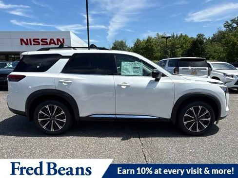 New 2026 Nissan Pathfinder Platinum w/ Cargo Package AWD/4WD image 10