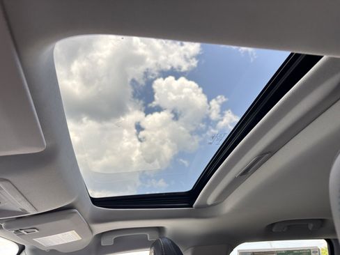 New 2025 Ford Maverick Lobo image 17