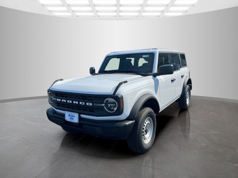 New 2025 Ford Bronco Base image 8