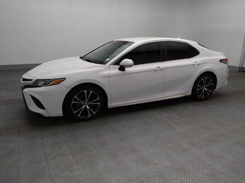Used 2018 Toyota Camry SE w/ Audio Package image 2