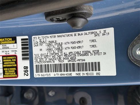 Used 2019 Toyota Tacoma TRD Sport w/ Technology Package image 35