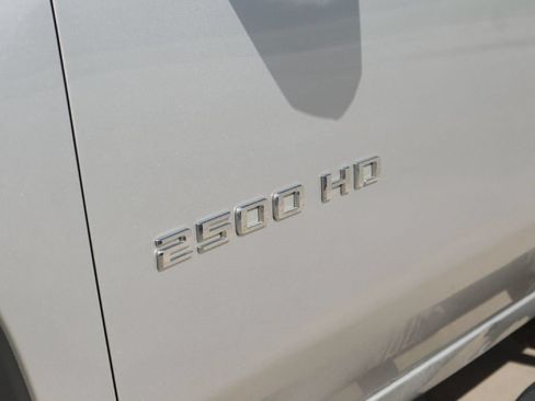 Used 2022 Chevrolet Silverado 2500 LT w/ Convenience Package AWD/4WD image 6