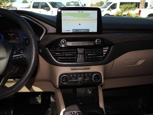 Certified 2020 Ford Escape Titanium AWD/4WD image 18