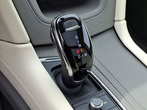 Used 2026 Cadillac XT5 Premium Luxury w/ Driver Assist Package image 14