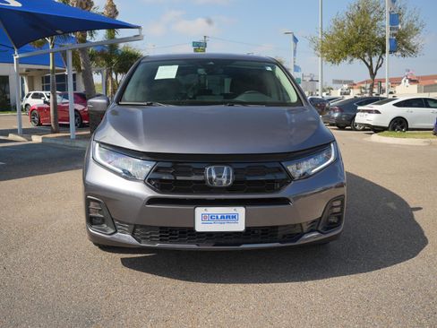 Used 2025 Honda Odyssey Touring image 2