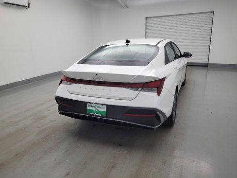 Used 2024 Hyundai Elantra SEL FWD image 7