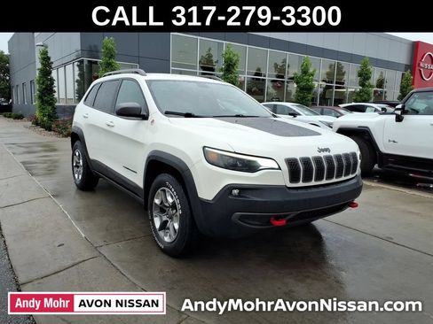 Used 2019 Jeep Cherokee Trailhawk w/ Cold Weather Group AWD/4WD image 2