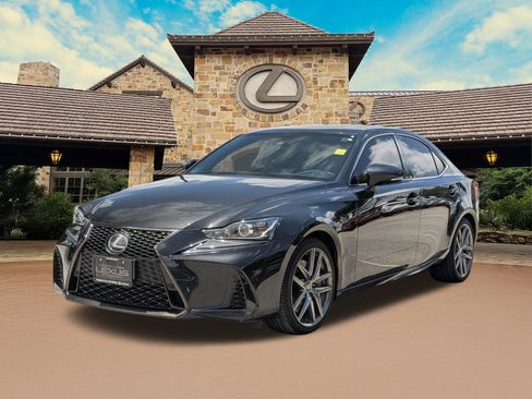 Used 2019 Lexus IS 300 F Sport w/ F Sport Package RWD image 4