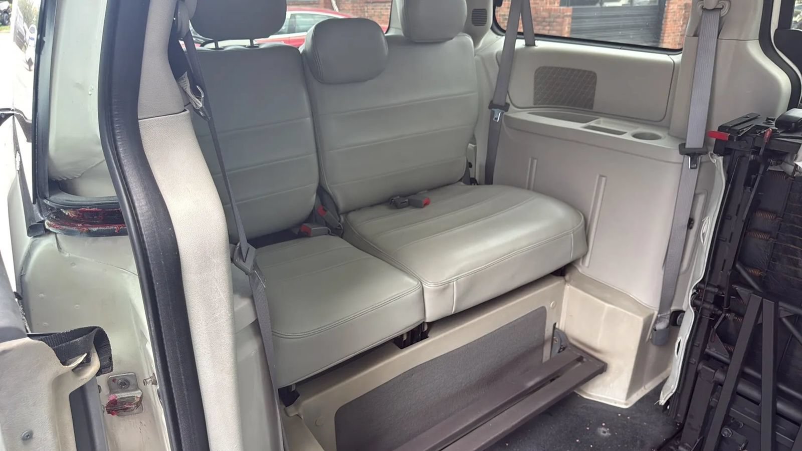 Used 2010 Dodge Grand Caravan SE w/ Climate Group FWD image 22