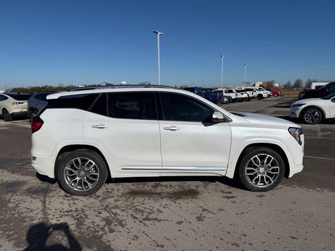 Used 2022 GMC Terrain Denali w/ Denali Premium Package image 18