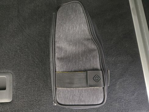 Used 2025 Rivian R1S Adventure image 34