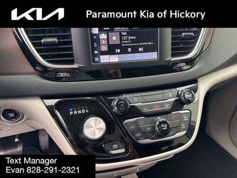 Used 2023 Chrysler Voyager LX image 21