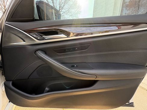 Used 2019 BMW 540i xDrive image 12