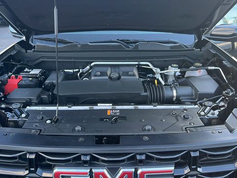 Used 2025 GMC Canyon Elevation w/ Convenience Package image 28