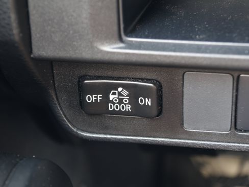 Used 2019 Toyota Tacoma SR w/ SR Convenience Package RWD image 15