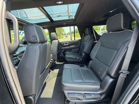 Certified 2023 GMC Yukon SLT w/ SLT Premium Package AWD/4WD image 39