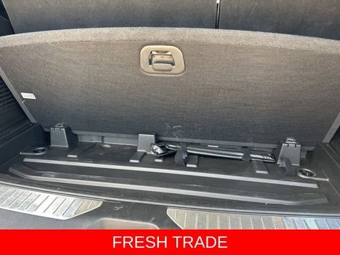 Used 2023 GMC Yukon Denali Ultimate AWD/4WD image 12