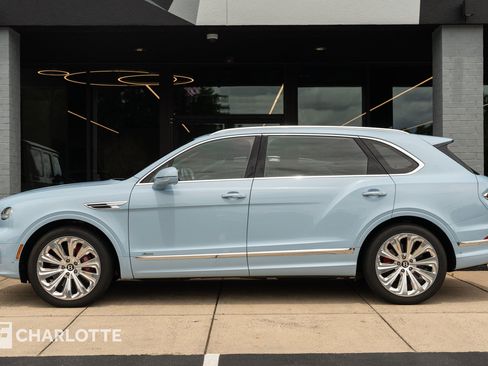 Used 2023 Bentley Bentayga Extended Wheelbase AWD/4WD image 8