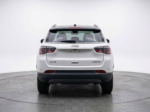 Used 2025 Jeep Compass Trailhawk image 7