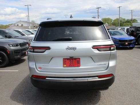 Used 2023 Jeep Grand Cherokee L Laredo AWD/4WD image 27